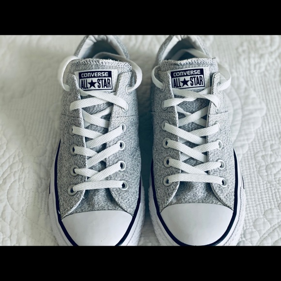 Sold! Women’s gray Converse - Picture 2 of 2